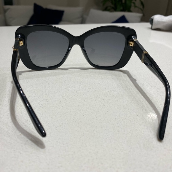 Beautiful Versace sunglasses - Picture 4 of 4